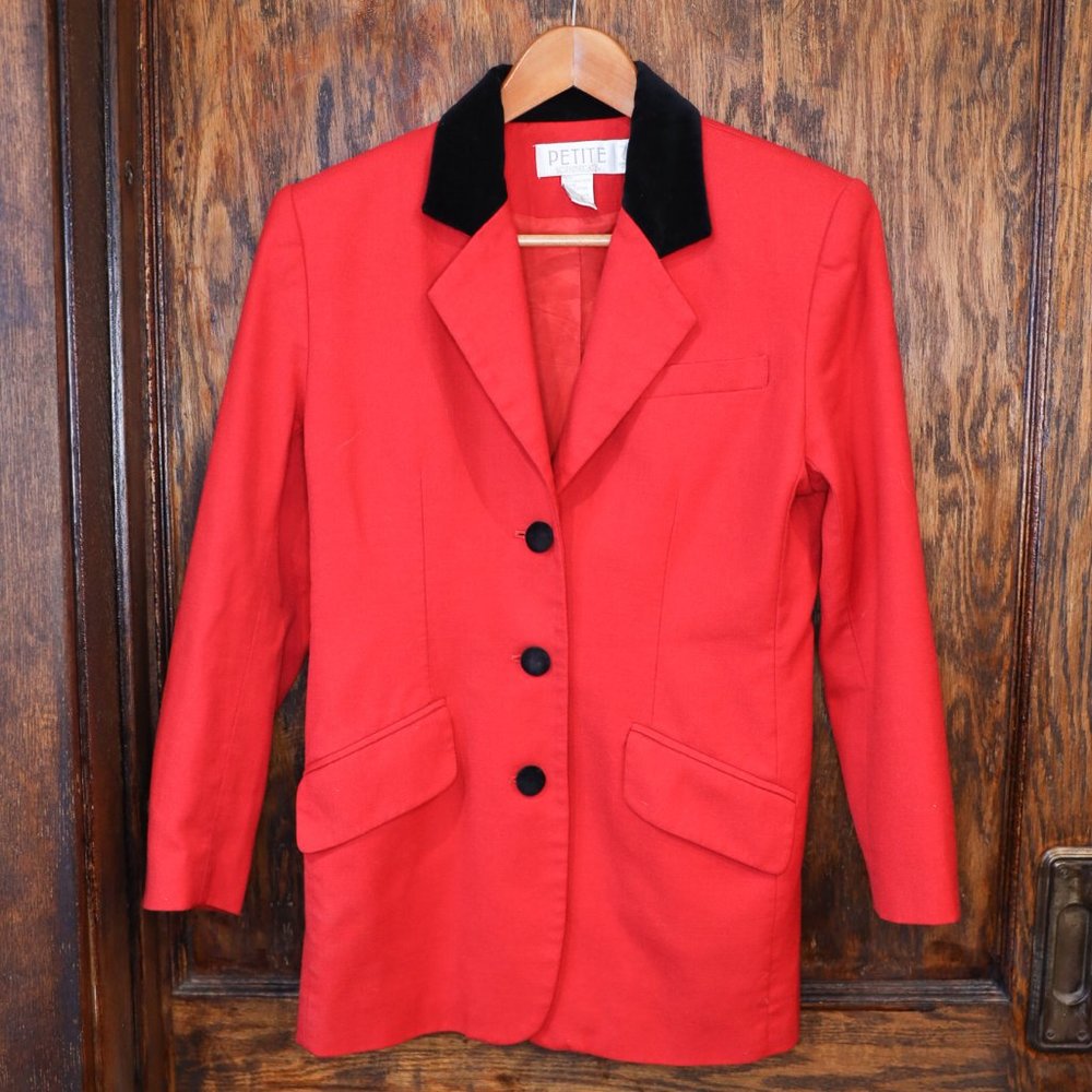 Petite Sophisticate Red 100% Wool Red Blazer Vintage Black Velour Collar Size 6